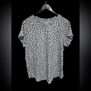 Old Navy Gray & Black Leopard Print Top In Women’s Size XL
